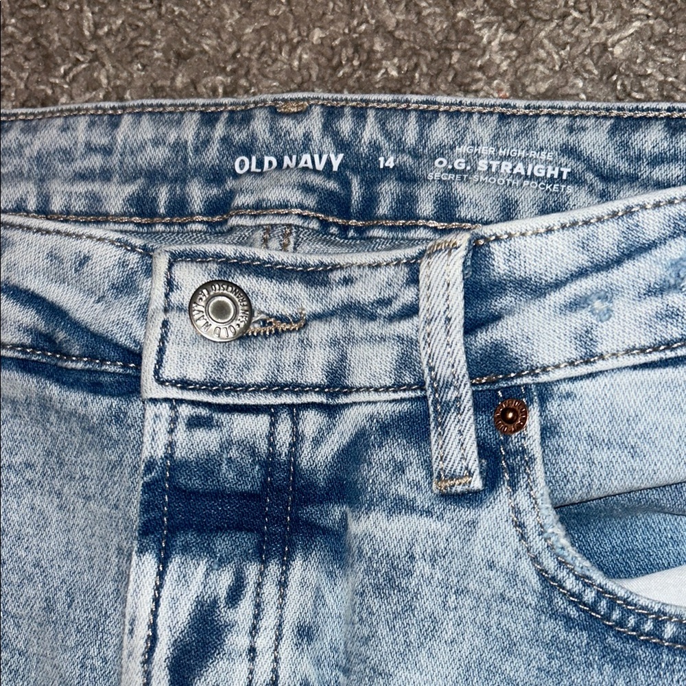 Old Navy Light Blue Ripped Jeans - Picture 4 of 8
